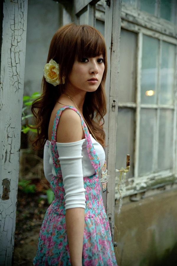   台湾正妹果子Mikako+Minako：台大校园户外写真，清新甜美森系少女园林风情第14张图片