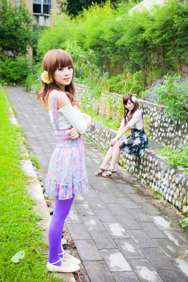    台湾正妹果子Mikako+Minako：台大校园户外写真，清新甜美森系少女园林风情第74张图片