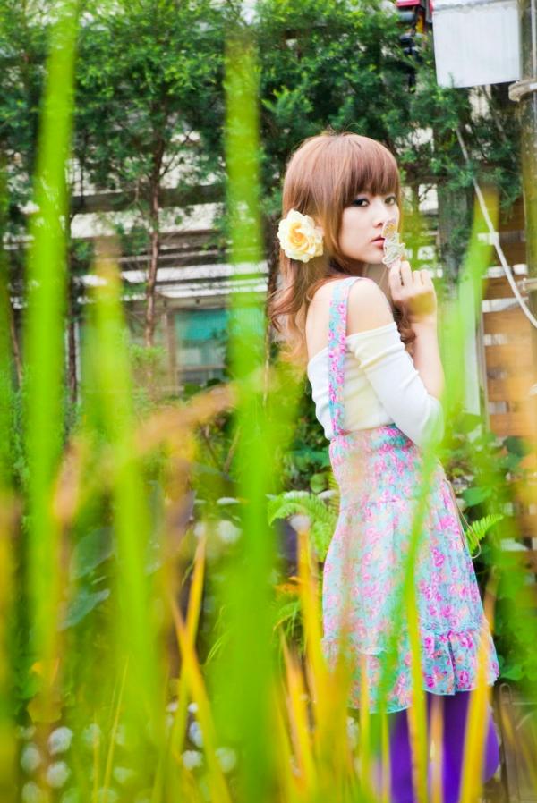    台湾正妹果子Mikako+Minako：台大校园户外写真，清新甜美森系少女园林风情第77张图片
