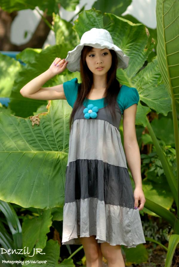    台湾正妹果子MM张允霏户外清新休闲写真，治愈系阳光少女街拍，展现邻家女孩纯真气质第7张图片