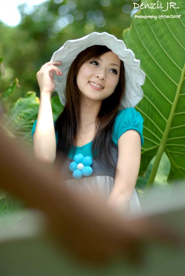    台湾正妹果子MM张允霏户外清新休闲写真，治愈系阳光少女街拍，展现邻家女孩纯真气质第8张图片