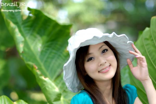    台湾正妹果子MM张允霏户外清新休闲写真，治愈系阳光少女街拍，展现邻家女孩纯真气质第9张图片