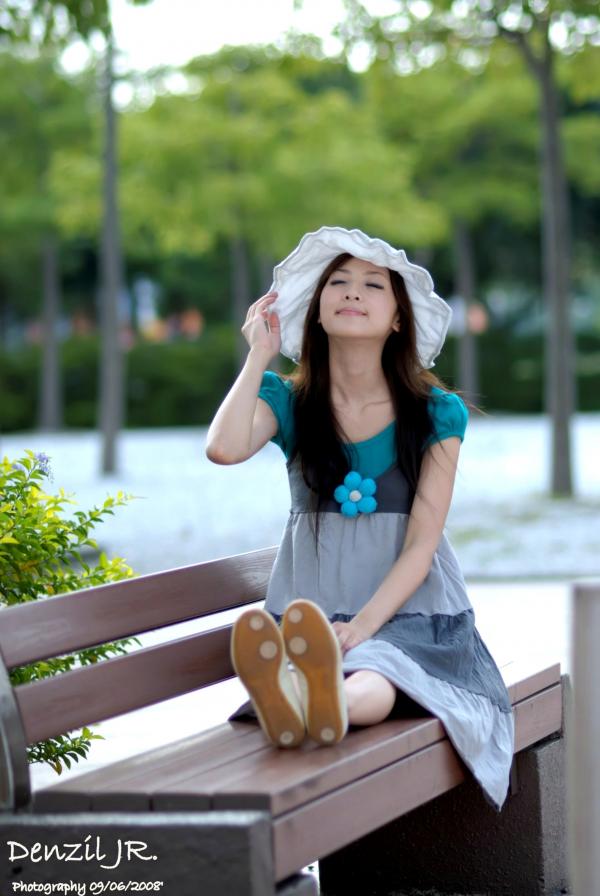    台湾正妹果子MM张允霏户外清新休闲写真，治愈系阳光少女街拍，展现邻家女孩纯真气质第12张图片
