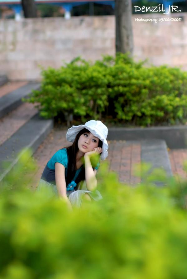    台湾正妹果子MM张允霏户外清新休闲写真，治愈系阳光少女街拍，展现邻家女孩纯真气质第17张图片