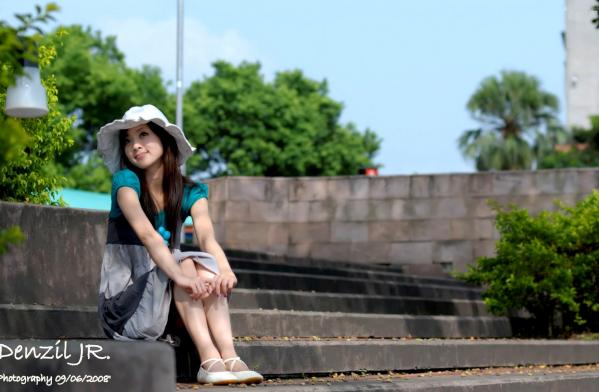   台湾正妹果子MM张允霏户外清新休闲写真，治愈系阳光少女街拍，展现邻家女孩纯真气质第18张图片
