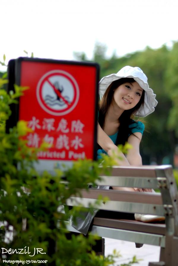    台湾正妹果子MM张允霏户外清新休闲写真，治愈系阳光少女街拍，展现邻家女孩纯真气质第29张图片