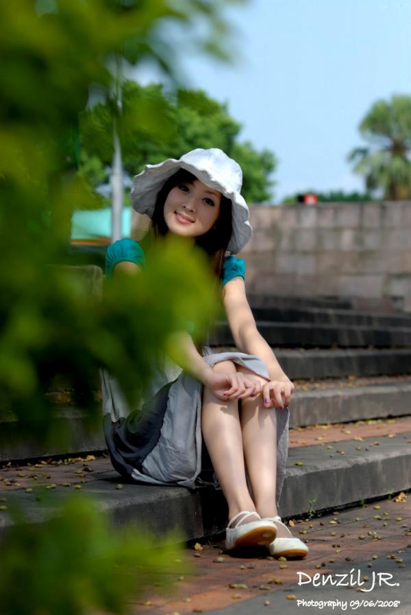    台湾正妹果子MM张允霏户外清新休闲写真，治愈系阳光少女街拍，展现邻家女孩纯真气质第32张图片