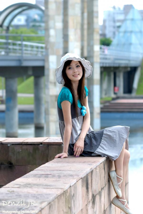    台湾正妹果子MM张允霏户外清新休闲写真，治愈系阳光少女街拍，展现邻家女孩纯真气质第40张图片