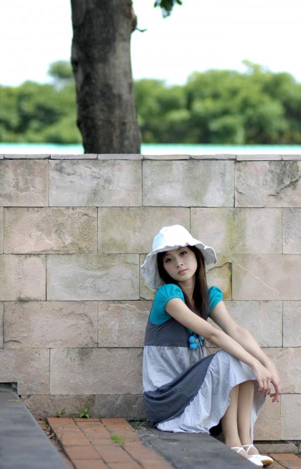    台湾正妹果子MM张允霏户外清新休闲写真，治愈系阳光少女街拍，展现邻家女孩纯真气质第57张图片
