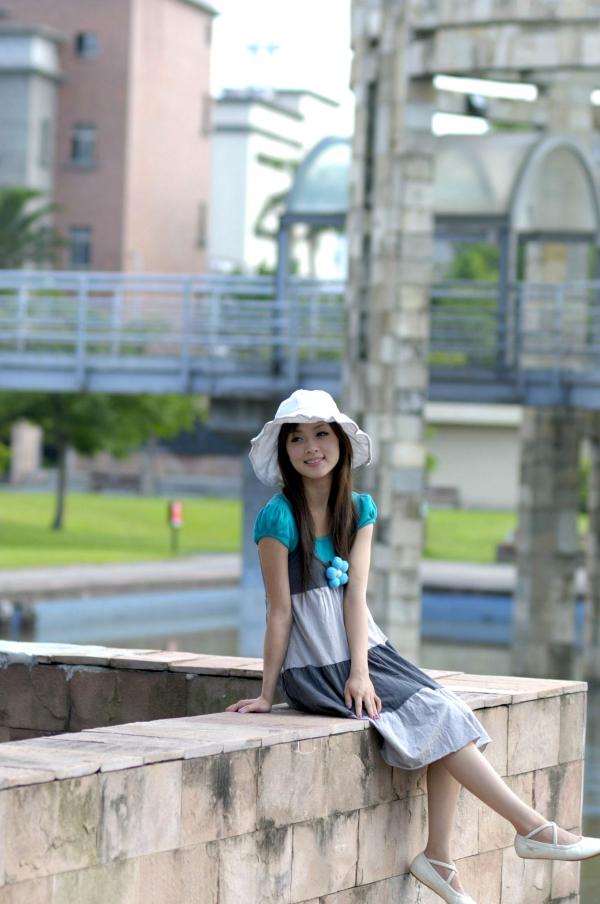    台湾正妹果子MM张允霏户外清新休闲写真，治愈系阳光少女街拍，展现邻家女孩纯真气质第58张图片