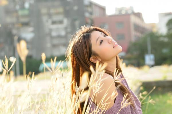    台湾正妹林真亦Yuna阳光美少女户外外拍写真，清新甜美治愈系风格合集第32张图片