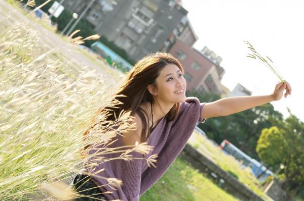    台湾正妹林真亦Yuna阳光美少女户外外拍写真，清新甜美治愈系风格合集第33张图片