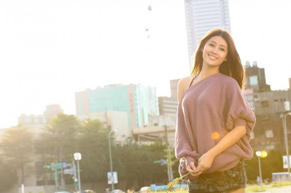    台湾正妹林真亦Yuna阳光美少女户外外拍写真，清新甜美治愈系风格合集第34张图片