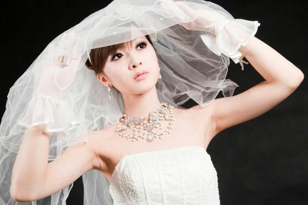    台湾正妹张允霏《创意婚纱潮流风》写真集：摇滚吉他与天使羽翼的时尚婚礼碰撞第6张图片
