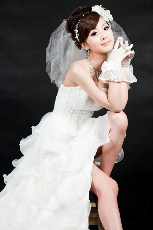    台湾正妹张允霏《创意婚纱潮流风》写真集：摇滚吉他与天使羽翼的时尚婚礼碰撞第14张图片
