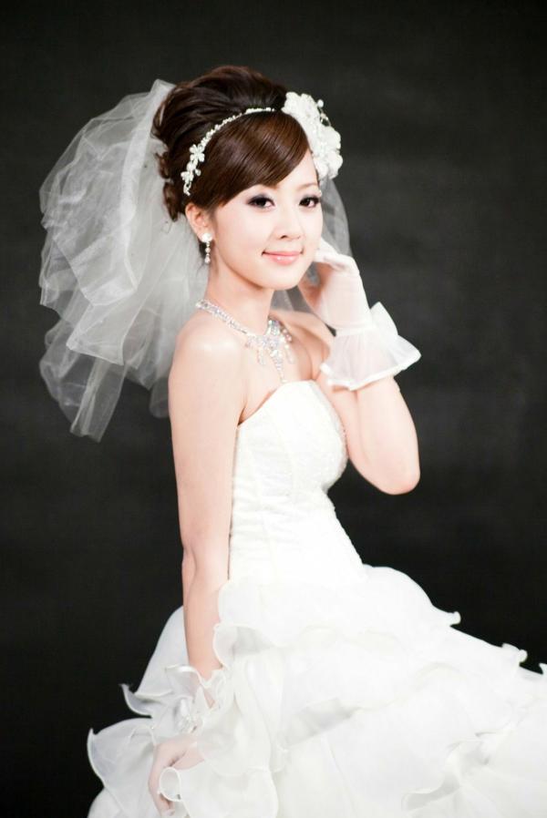    台湾正妹张允霏《创意婚纱潮流风》写真集：摇滚吉他与天使羽翼的时尚婚礼碰撞第16张图片