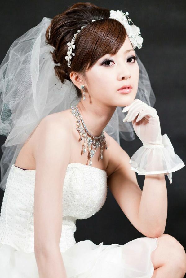    台湾正妹张允霏《创意婚纱潮流风》写真集：摇滚吉他与天使羽翼的时尚婚礼碰撞第17张图片