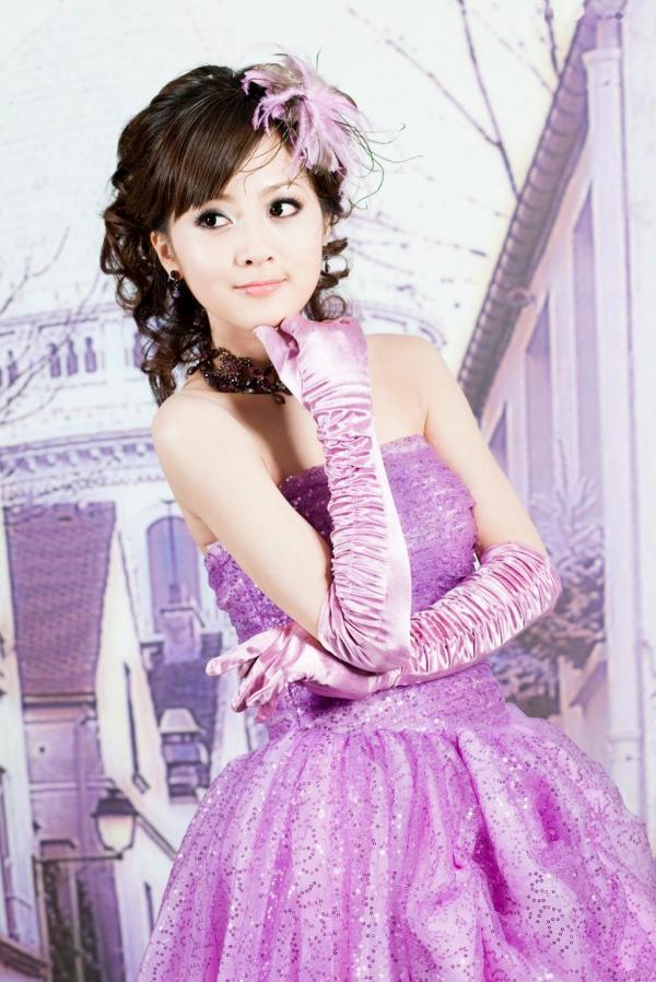    台湾正妹张允霏《创意婚纱潮流风》写真集：摇滚吉他与天使羽翼的时尚婚礼碰撞第27张图片