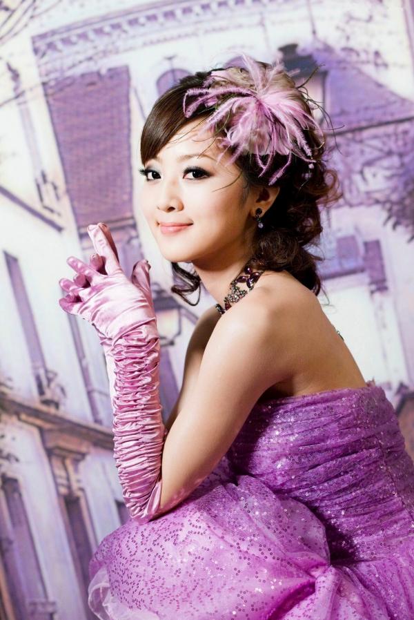    台湾正妹张允霏《创意婚纱潮流风》写真集：摇滚吉他与天使羽翼的时尚婚礼碰撞第30张图片