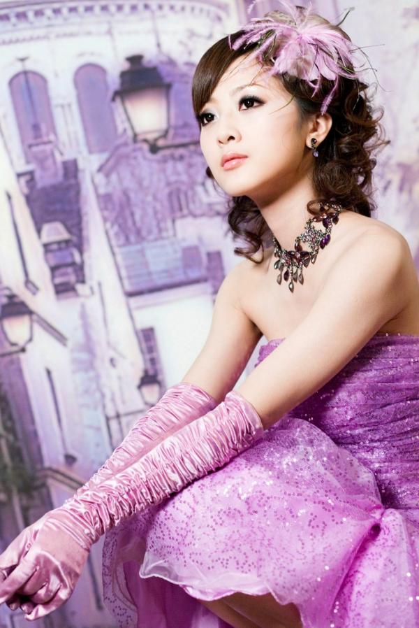    台湾正妹张允霏《创意婚纱潮流风》写真集：摇滚吉他与天使羽翼的时尚婚礼碰撞第32张图片