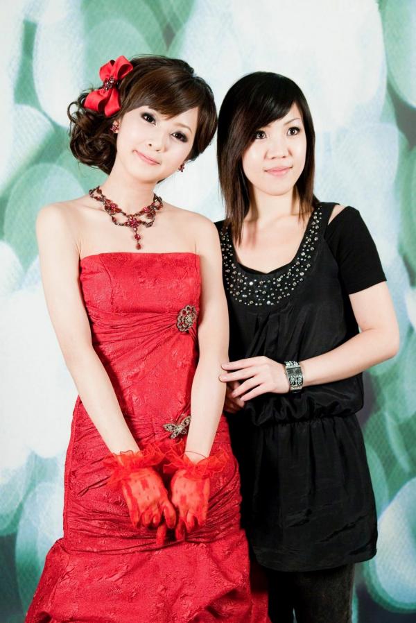    台湾正妹张允霏《创意婚纱潮流风》写真集：摇滚吉他与天使羽翼的时尚婚礼碰撞第55张图片