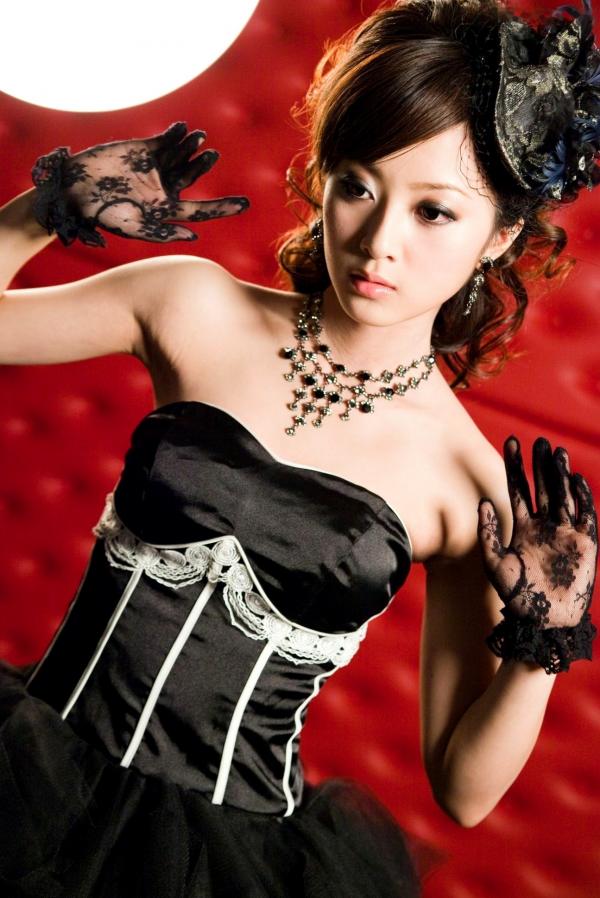    台湾正妹张允霏《创意婚纱潮流风》写真集：摇滚吉他与天使羽翼的时尚婚礼碰撞第62张图片