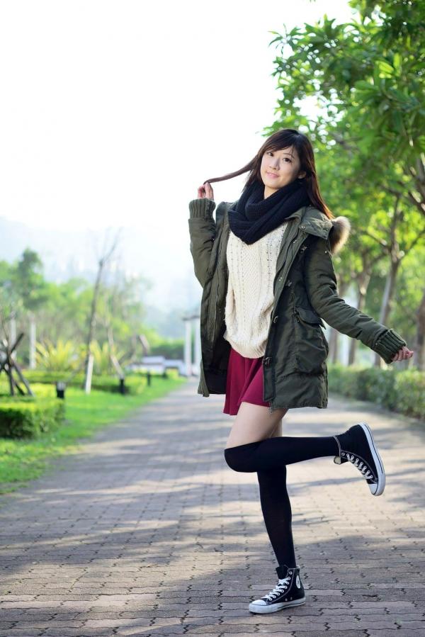    台湾美女林茉晶Queena《学妹时代》高清写真，户外田径场与清新街拍，尽显治愈系校园女神风采第2张图片