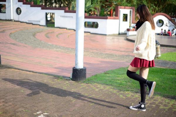    台湾美女林茉晶Queena《学妹时代》高清写真，户外田径场与清新街拍，尽显治愈系校园女神风采第6张图片