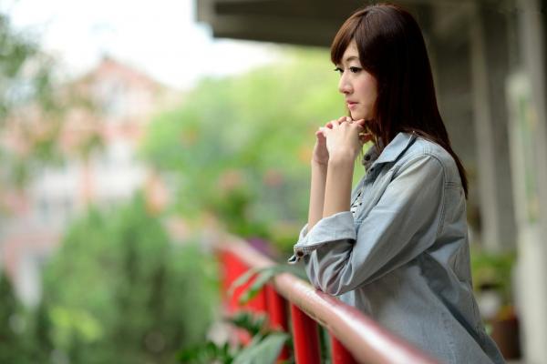    台湾美女林茉晶Queena《学妹时代》高清写真，户外田径场与清新街拍，尽显治愈系校园女神风采第14张图片