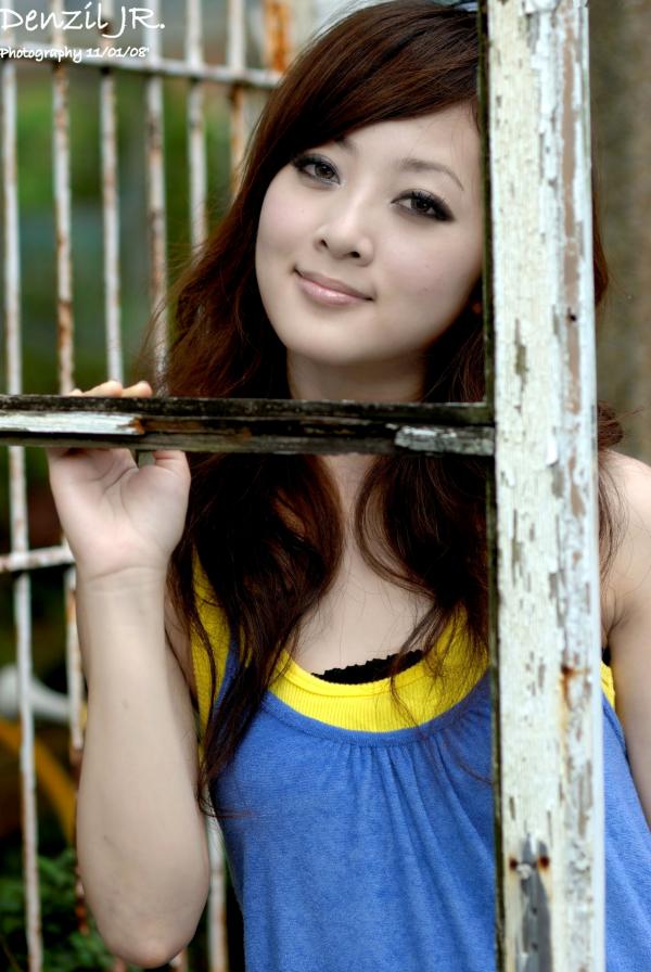    台湾正妹果子MM/张允霏《台大外拍》清纯校园风系列写真集，甜美少女活力户外实拍第23张图片