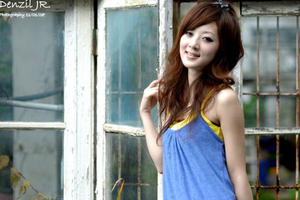    台湾正妹果子MM/张允霏《台大外拍》清纯校园风系列写真集，甜美少女活力户外实拍第31张图片