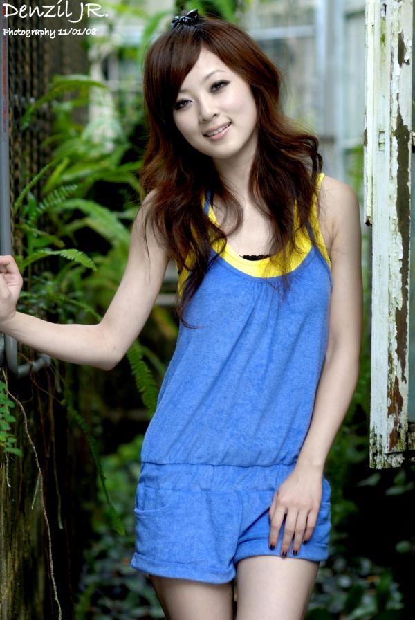   台湾正妹果子MM/张允霏《台大外拍》清纯校园风系列写真集，甜美少女活力户外实拍第34张图片