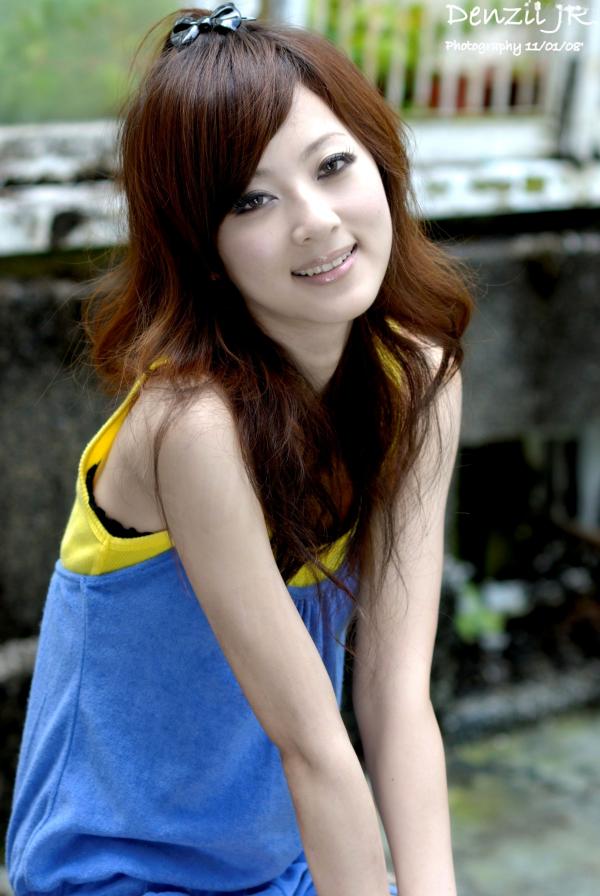   台湾正妹果子MM/张允霏《台大外拍》清纯校园风系列写真集，甜美少女活力户外实拍第42张图片