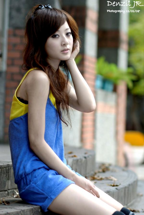    台湾正妹果子MM/张允霏《台大外拍》清纯校园风系列写真集，甜美少女活力户外实拍第49张图片