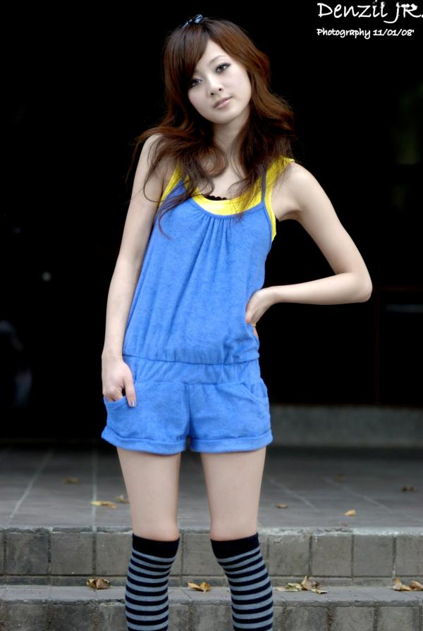    台湾正妹果子MM/张允霏《台大外拍》清纯校园风系列写真集，甜美少女活力户外实拍第57张图片