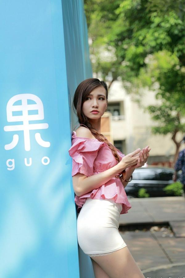    台湾正妹蔡译心Candice师范大学外拍，校园清新风少女写真集，展现青春活力与美腿魅力第4张图片