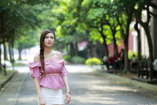    台湾正妹蔡译心Candice师范大学外拍，校园清新风少女写真集，展现青春活力与美腿魅力第16张图片