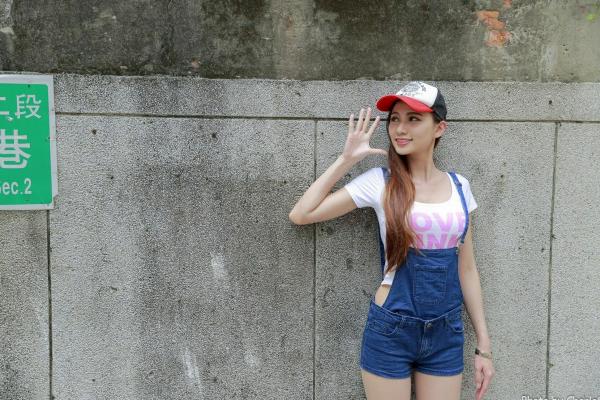   台湾正妹蔡译心Candice师范大学外拍，校园清新风少女写真集，展现青春活力与美腿魅力第40张图片