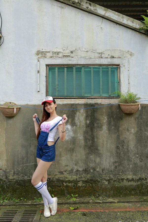    台湾正妹蔡译心Candice师范大学外拍，校园清新风少女写真集，展现青春活力与美腿魅力第48张图片