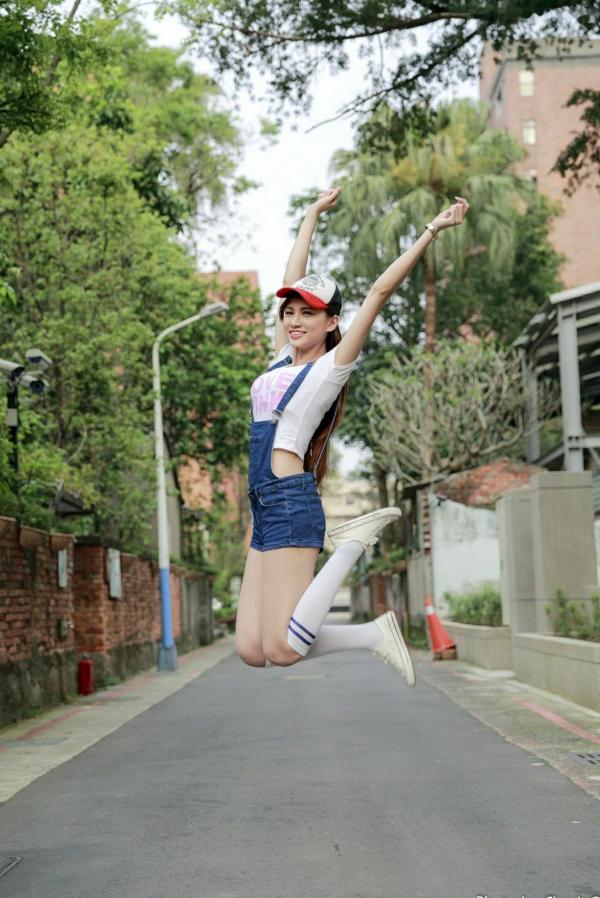    台湾正妹蔡译心Candice师范大学外拍，校园清新风少女写真集，展现青春活力与美腿魅力第69张图片