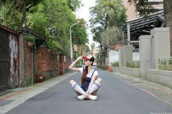    台湾正妹蔡译心Candice师范大学外拍，校园清新风少女写真集，展现青春活力与美腿魅力第71张图片