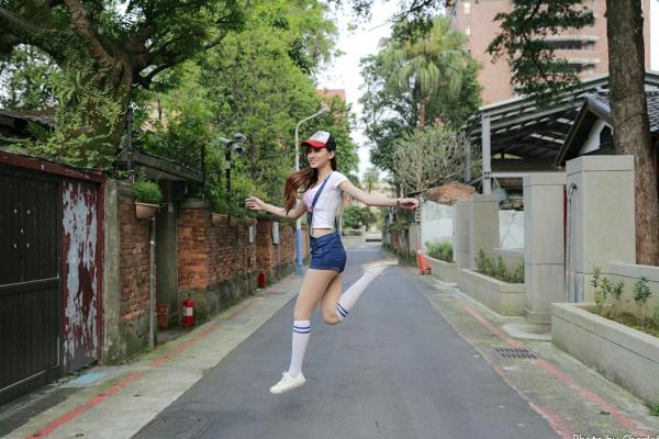    台湾正妹蔡译心Candice师范大学外拍，校园清新风少女写真集，展现青春活力与美腿魅力第74张图片