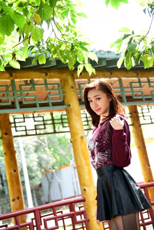    台湾正妹段璟乐双溪公园户外写真，清纯甜美气质，穿搭极具时尚感，36P高清美腿秀，尽显清新可人魅力第1张图片