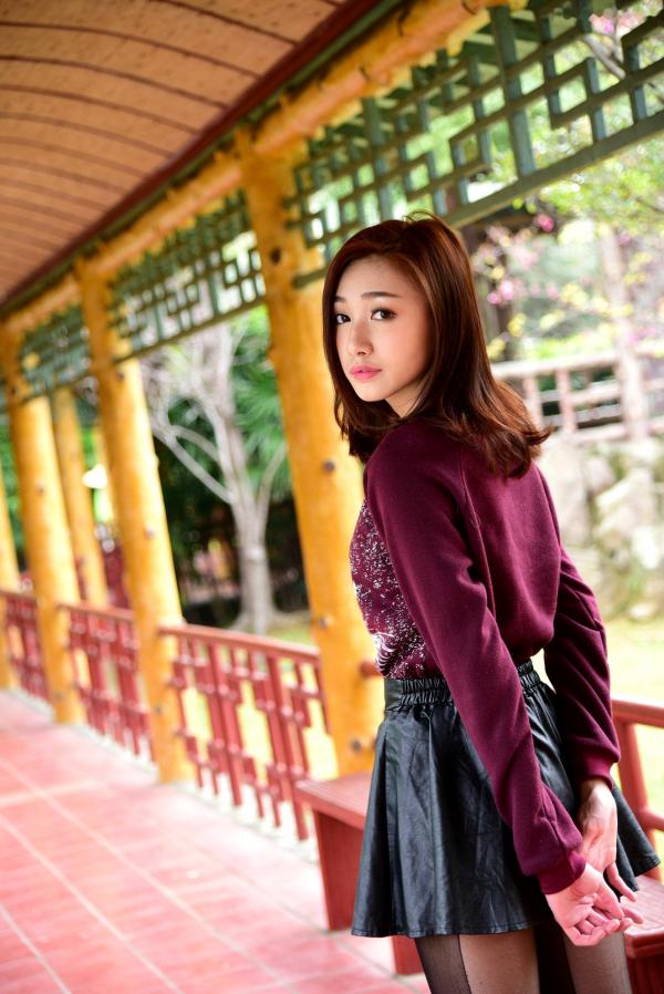    台湾正妹段璟乐双溪公园户外写真，清纯甜美气质，穿搭极具时尚感，36P高清美腿秀，尽显清新可人魅力第5张图片