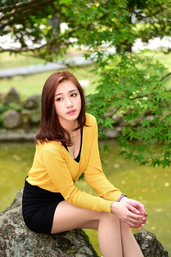    台湾正妹段璟乐双溪公园户外写真，清纯甜美气质，穿搭极具时尚感，36P高清美腿秀，尽显清新可人魅力第26张图片