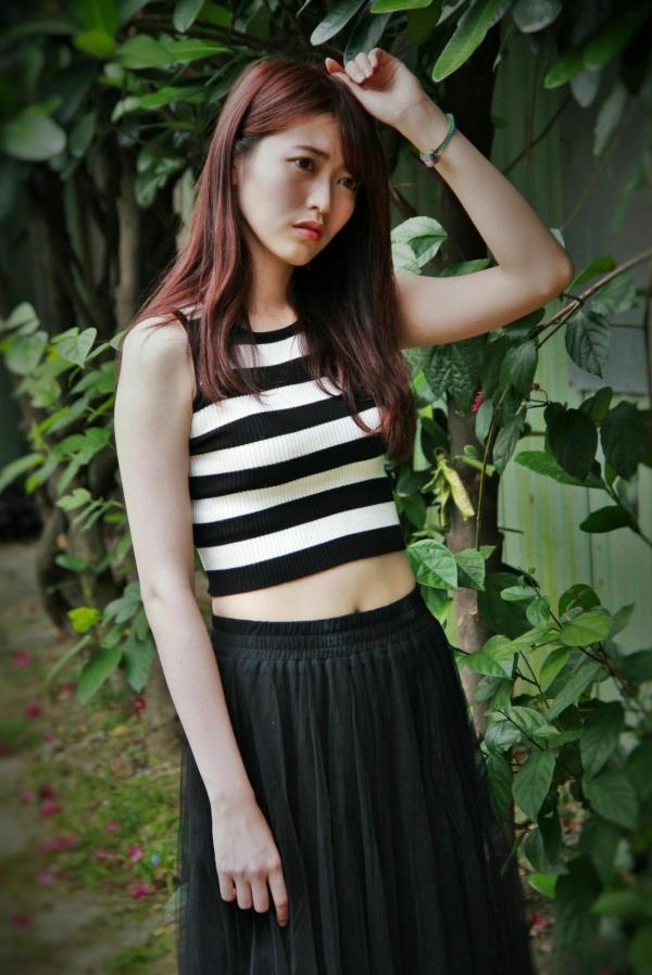    台湾正妹Brindy薛薛《國圖外拍》户外清新写真，青春休闲风格少女感十足第13张图片