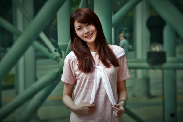    台湾正妹Brindy薛薛《國圖外拍》户外清新写真，青春休闲风格少女感十足第18张图片