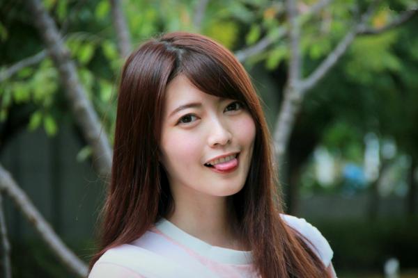    台湾正妹Brindy薛薛《國圖外拍》户外清新写真，青春休闲风格少女感十足第26张图片