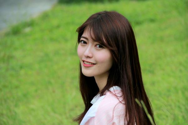    台湾正妹Brindy薛薛《國圖外拍》户外清新写真，青春休闲风格少女感十足第28张图片