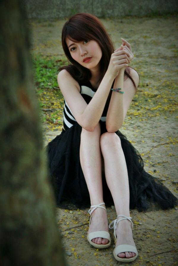    台湾正妹Brindy薛薛《國圖外拍》户外清新写真，青春休闲风格少女感十足第38张图片
